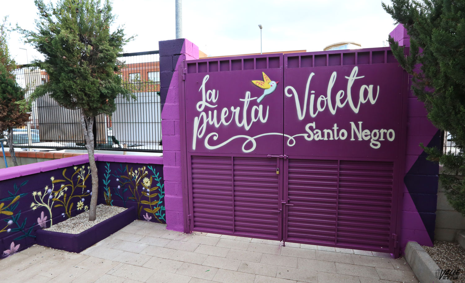 ¿Cómo barato gobierno Una puerta violeta en homenaje a Jessyca, la joven mamá asesinada frente al  Santo Negro hace un año - Valle de Elda