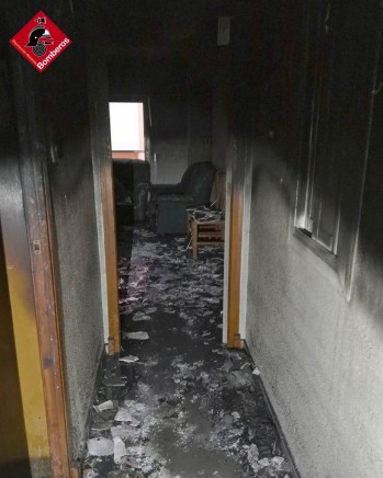 Un incendio calcina una vivienda en Petrer