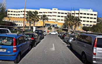 Alfaro agiliza la cesi&oacute;n del suelo para el nuevo consultorio y pide m&aacute;s aparcamiento en el Hospital a la consellera de Sanidad