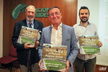 El periodista Antonio Juan presenta su libro &ldquo;100 a&ntilde;os de campos de f&uacute;tbol en Elda&rdquo;