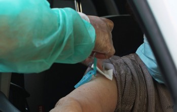 La poblaci&oacute;n entre 45 y 55 a&ntilde;os entra en el plan de vacunaci&oacute;n prioritario de Sanidad
