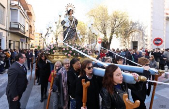 La Inmaculada Concepci&oacute;n recorri&oacute; las calles de Elda en su festividad