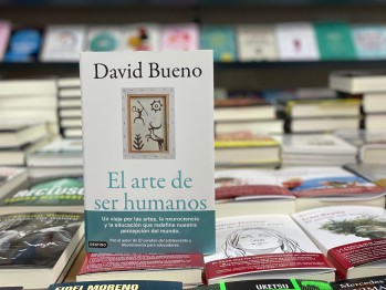 "El arte de ser humanos" de David Bueno