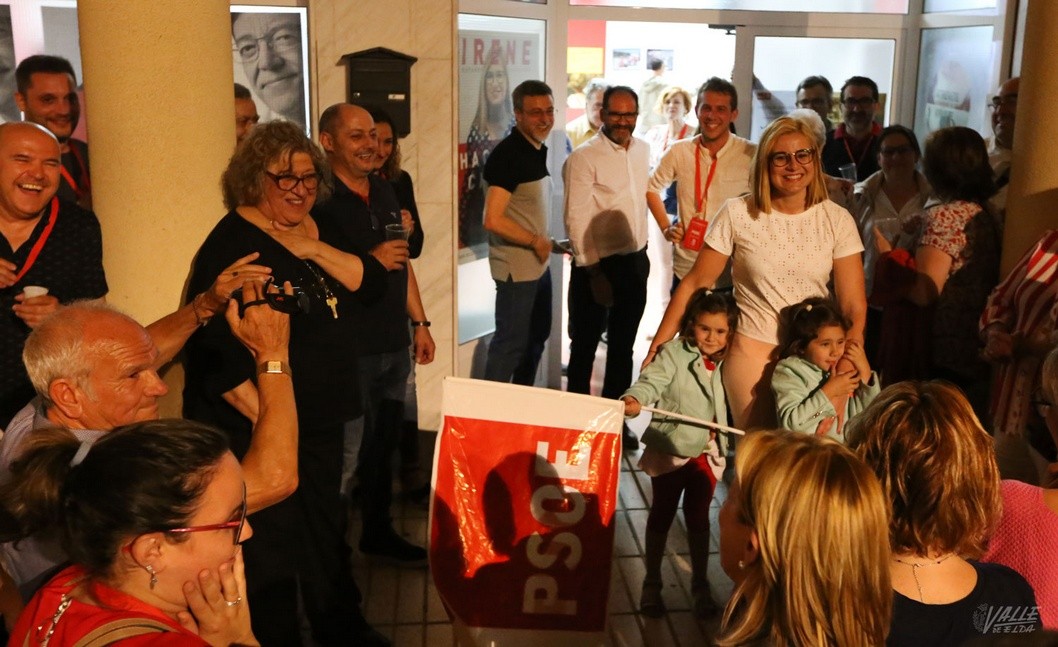 El PSOE se impone y consigue la mayoría absoluta en Petrer El PSOE se impone y consigue la mayoría absoluta en Petrer