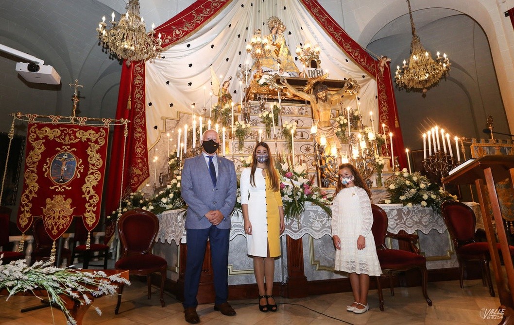 Sin Fallas pero con ofrenda solidaria Sin Fallas pero con ofrenda solidaria