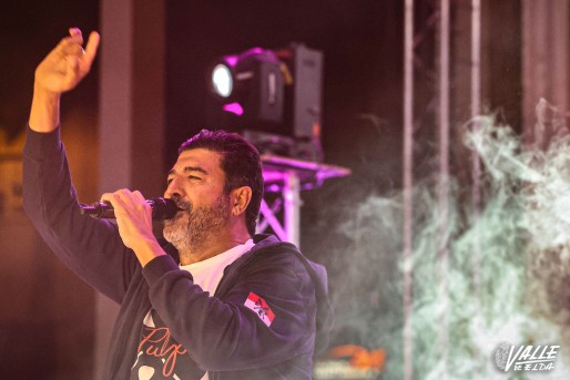Tony Aguilar y Los 40 Petrer Pop conquistan el parque 9 d'Octubre