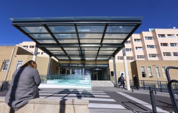 Los contagios se multiplican y Oncolog&iacute;a registra un brote que casi llena la planta COVID