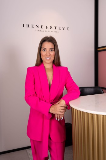 La doctora eldense Irene Esteve desarrolla el sistema m&aacute;s innovador para dise&ntilde;ar sonrisas