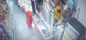 Robo a punta de cuchillo en Petrer