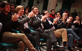 M&aacute;s de 400 personas arropan a Ximo Puig en su visita a Elda