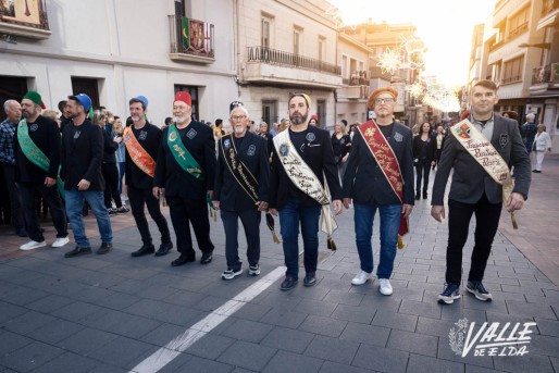 Emoci&oacute;n y alegr&iacute;a en la Entraeta Conmemorativa de Petrer
