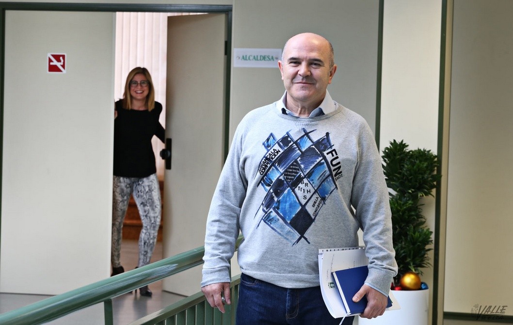 El concejal Ramón Poveda es absuelto de la denuncia por amenazas a un Policía Local El concejal Ramón Poveda es absuelto de la denuncia por amenazas a un Policía Local