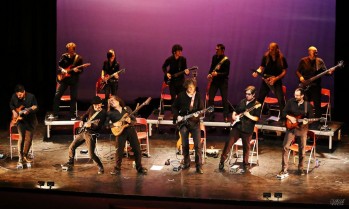 Sinfonity, la primera orquesta de guitarras el&eacute;ctricas del mundo, enamora a Petrer