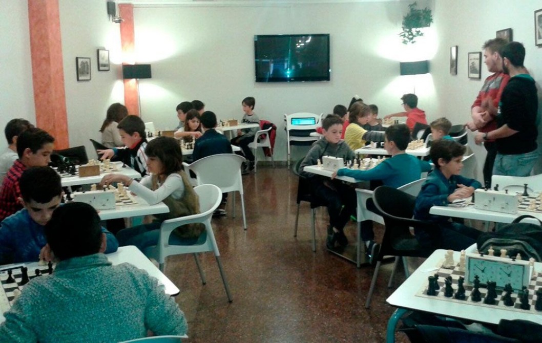 Segundo torneo de Ajedrez en la cafeter&iacute;a Antares