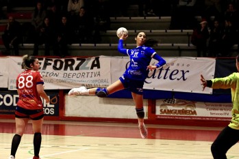 El Porri&ntilde;o arrolla al Elda Prestigio (36-25)