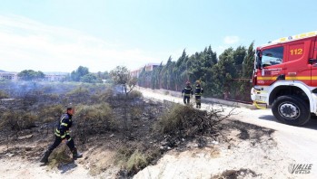 Incendio provocado junto al colegio Santo Domingo Savio
