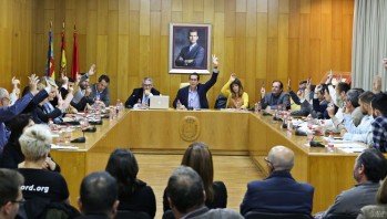El pleno aprueba urgir al Consell a que reinicie las obras del Castillo