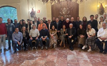Vectalia brinda con los medios de comunicaci&oacute;n en Casa Sicilia