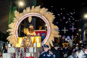 Sus Majestades de Oriente reparten magia en Petrer