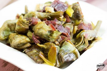 Alcachofas salteadas con jam&oacute;n