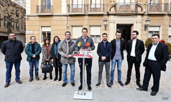 Los socialistas de la comarca piden la derogaci&oacute;n de la ley que recorta competencias a los municipios