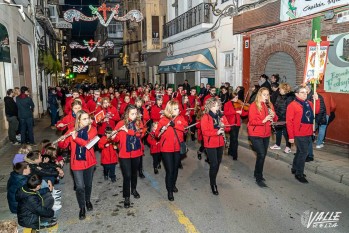 La Entrada de Collas llena las calles de m&uacute;sica festera
