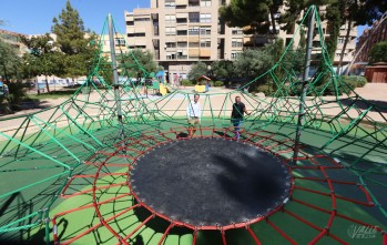 El viento obliga a cerrar los parques de Elda