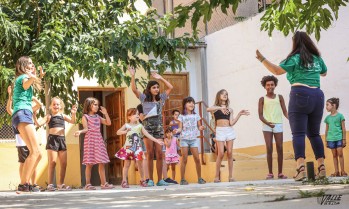 M&aacute;s de un centenar de ni&ntilde;os disfrutan de los talleres l&uacute;dico-educativos en los barrios