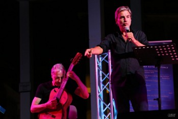Alberto San Juan y Fernando Egozcue ponen punto y final al Festival de Guitarra de Petrer