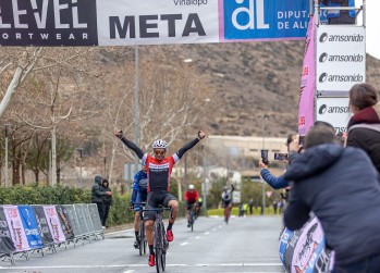 El ciclista Amores gana en Elda