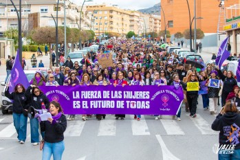 Las mujeres salen a la calle para reivindicar sus derechos por el 8M