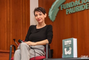Elisabeth Justicia present&oacute; con &eacute;xito su libro "Dominga habla sola" en Elda