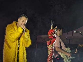 La La Love You y Miss Caffe&iacute;na triunfan en la primera noche de conciertos