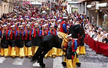 Los Musulmanes har&aacute;n historia con un boato formado por toda la comparsa