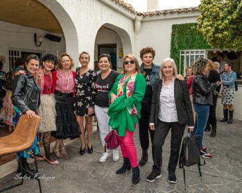M&aacute;s de 70 mujeres participan en el nuevo calendario de AcMAVI 2025