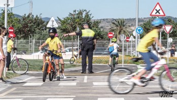 M&aacute;s de 4.000 estudiantes se forman en Educaci&oacute;n Vial con la Polic&iacute;a Local de Elda