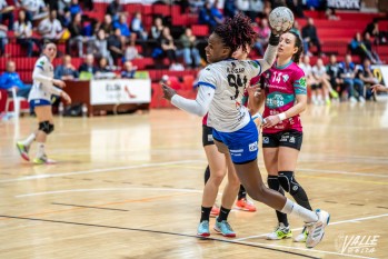 El Elda Prestigio tambi&eacute;n pierde ante el Elche (15 - 25)