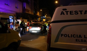 Golpea un coche y se da a la fuga en Pablo Iglesias