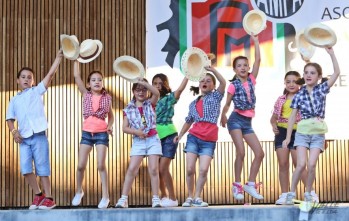 La Plaza Castelar acoge por primera vez el Festival Cultural Fin de Curso del colegio Padre Manj&oacute;n