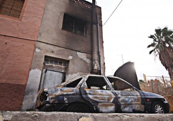 Queman un veh&iacute;culo junto a la Plaza del Matadero, barrio que los vecinos lamentan est&eacute; tan abandonado