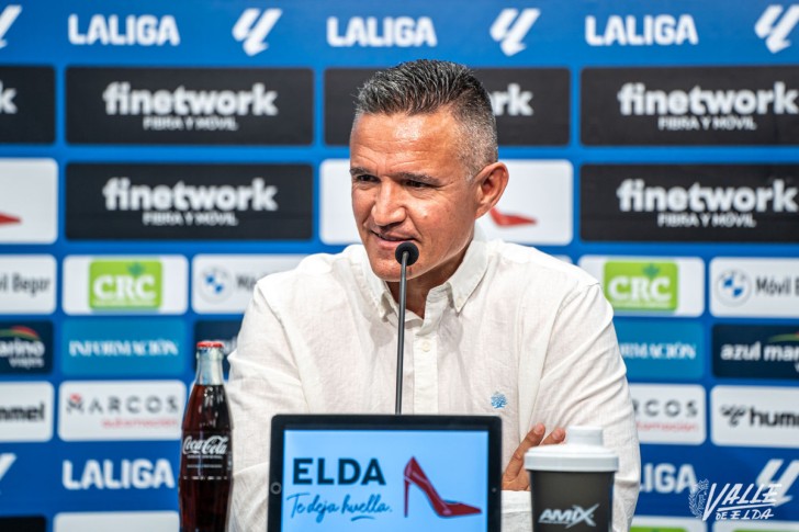 Dani Ponz: "Frente al C&aacute;diz habr&aacute; una gran rivalidad deportiva"