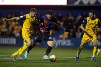 Al Eldense se le sigue resistiendo la victoria fuera de casa (1-1)