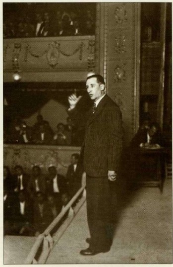 &Aacute;ngel Pesta&ntilde;a en Elda