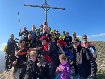 Zancadas sobre Ruedas ayuda a cuatro personas con diversidad funcional a subir al monte de Bol&oacute;n