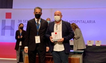 El ingeniero del Hospital de Elda recibe un premio por las obras en la UCI realizadas durante la pandemia