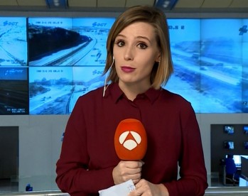 La eldense Victoria Arn&aacute;u, periodista de Antena 3, Premio Padre Manj&oacute;n 2018