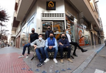 Masquecasas, una inmobiliaria a la que le gusta destacar y hacer  que sus viviendas destaquen