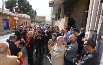 La Polic&iacute;a Nacional recibe el apoyo de grupos pol&iacute;ticos y de ciudadanos eldenses ante los incidentes en Catalu&ntilde;a