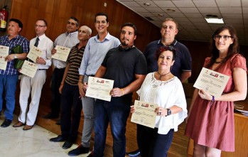 Los mejores proyectos emprendedores de un curso de Idelsa y del CEEI  son premiados por el Ayuntamiento 