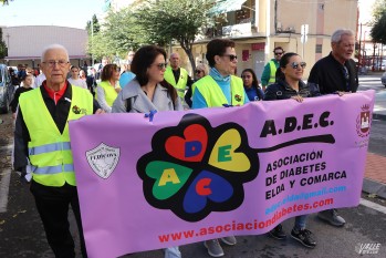 La marea azul por la diabetes vuelve a recorrer Elda